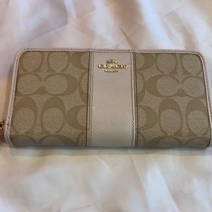 Coach Expandable Wallet